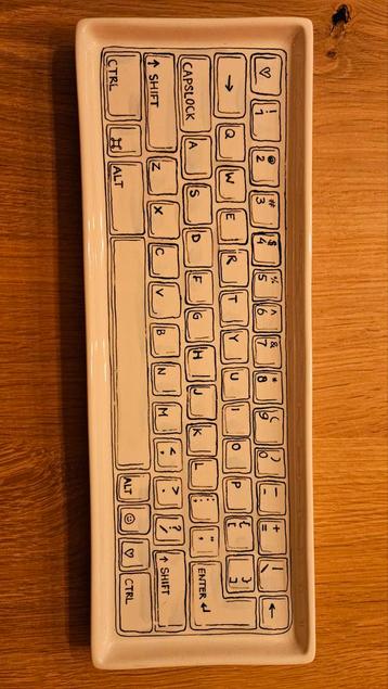 Blond Amsterdam Cake Schaal - Toetsenbord Design beschikbaar voor biedingen