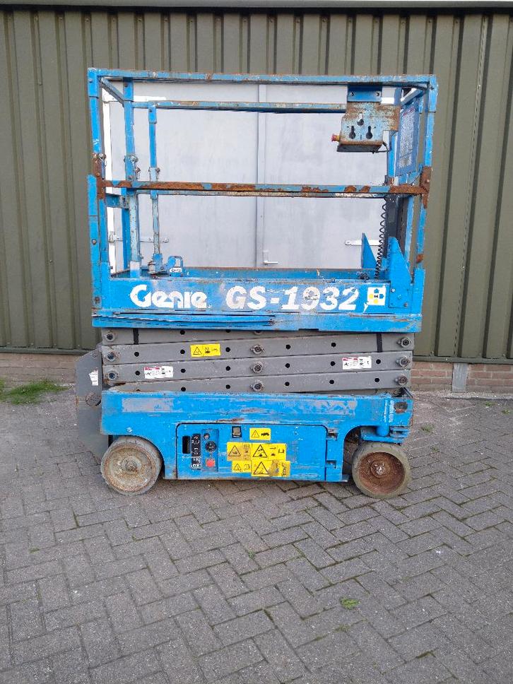 Hoogwerker / schaarlift / genie GS-1932, Doe-het-zelf en Verbouw, Steigers, Gebruikt, Overige typen, 5 meter of hoger, Ophalen