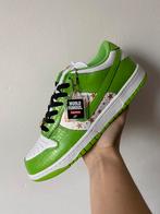 Nike SB dunk low Supreme mean green 42.5, Nieuw, Nike SB, Ophalen of Verzenden, Sneakers of Gympen