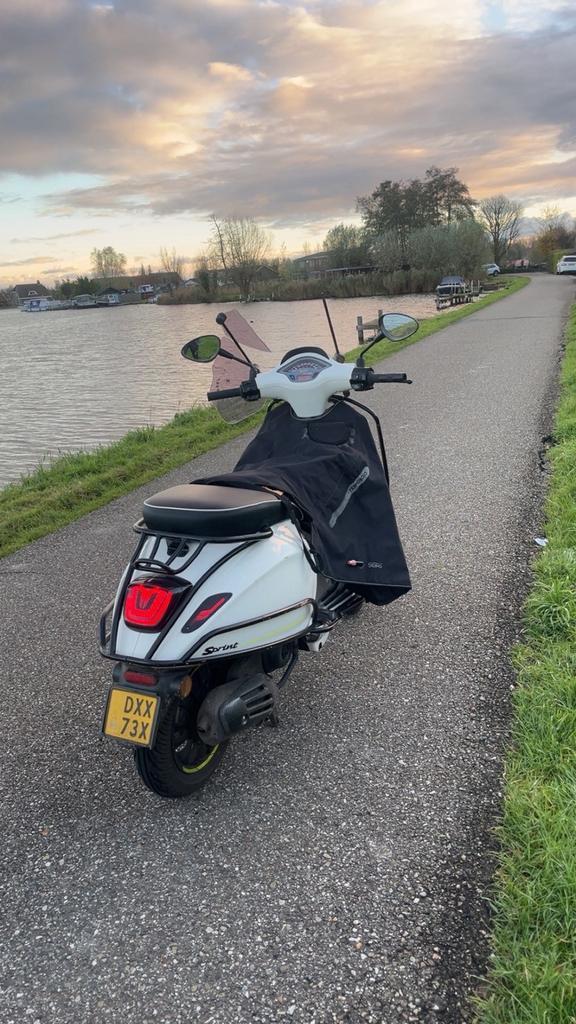 Vespa sprint 2020 50cc, Fietsen en Brommers, Scooters | Vespa, Zo goed als nieuw, Benzine, Ophalen of Verzenden