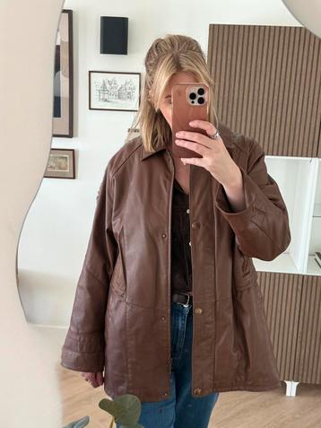 Vintage bruine leren jas XL – uniek borduursel beschikbaar voor biedingen