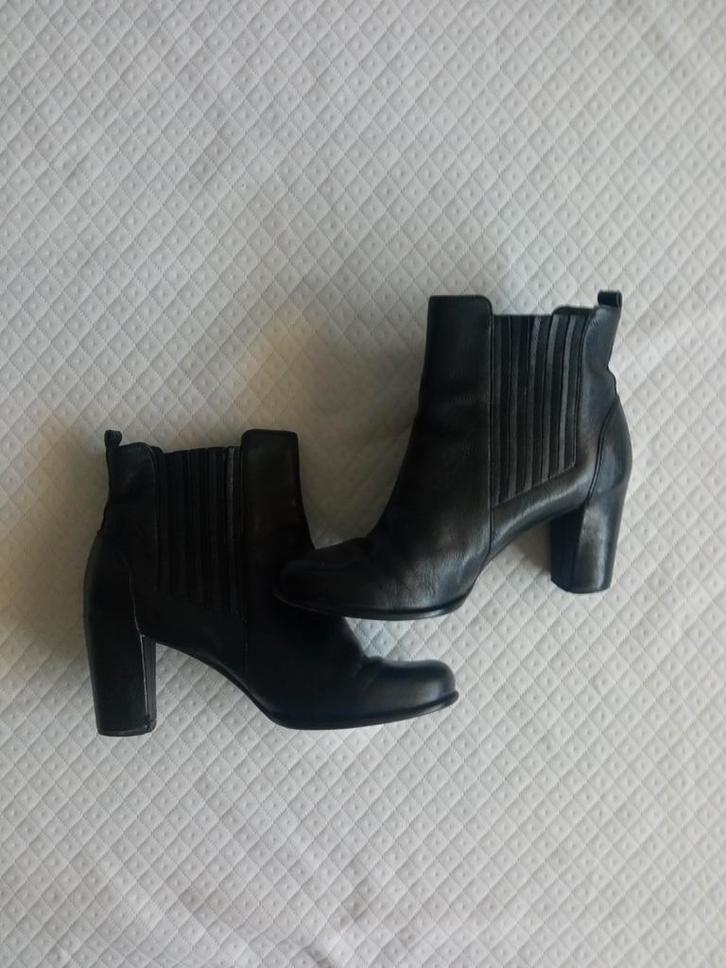 Zwarte Ecco enkellaarsjes met hak mt. 40, Kleding | Dames, Schoenen, Gedragen, Lage of Enkellaarzen, Zwart, Verzenden