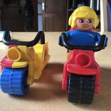 Duplo 2612, twee motoren en een bestuurder met pakket. 1989