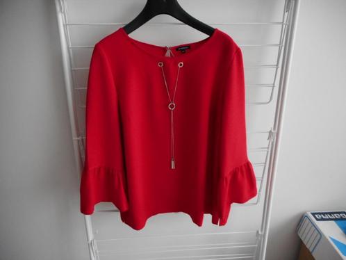Mooie heldere rode top met ketting Caroline Biss mt 38/40, Kleding | Dames, Tops, Zo goed als nieuw, Maat 38/40 (M), Rood, Korte mouw
