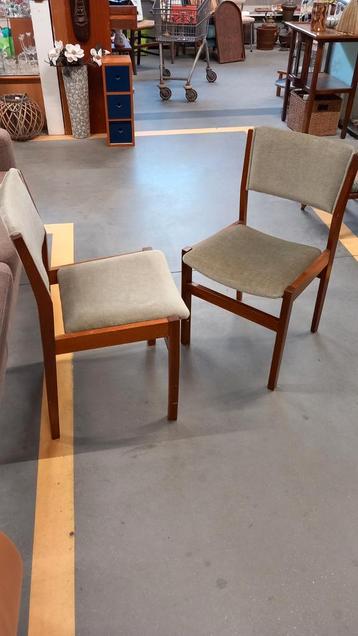 Vintage Stoelen Set van 2 beschikbaar voor biedingen