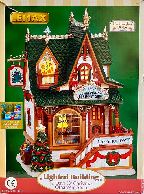 Lemax 12 Days Of Christmas Ornament Shop (65378), Diversen, Kerst, Verzenden