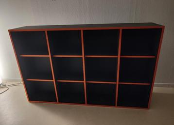 2-in-1 Kast: Boeken & Spullen beschikbaar voor biedingen