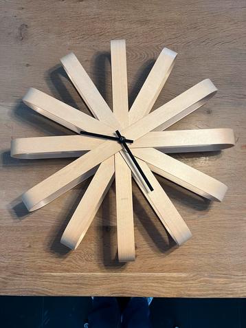 Umbra Ribbonwood Wandklok - Perfecte Staat! beschikbaar voor biedingen