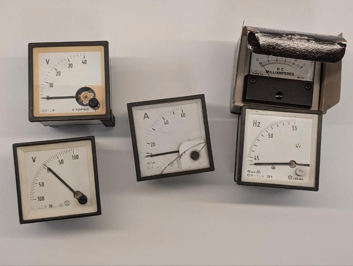 Vintage Inbouw Panel Meters - Ampère, Voltage, Frequentie, Antiek en Kunst, Antiek | Gereedschap en Instrumenten, Ophalen of Verzenden