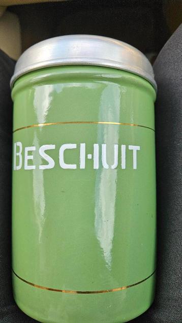 nette beschuitbus beschikbaar voor biedingen