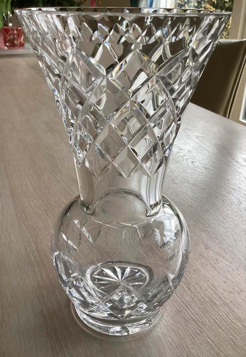 KRISTALLEN VAAS MOOI GESLEPEN 20 CM HOOG, Antiek en Kunst, Antiek | Glas en Kristal, Ophalen