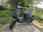Piaggio zip2000 bj 2022, Fietsen en Brommers, Scooters | Piaggio, Ophalen, Zo goed als nieuw, Benzine, Zip