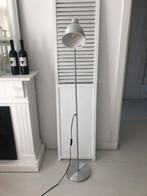 Ikea staande lamp zilverkleurig, Huis en Inrichting, Lampen | Vloerlampen, Ophalen, Zo goed als nieuw, 150 tot 200 cm