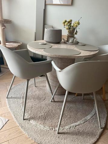 2 Kwantum Stoelen Stoel Greige beschikbaar voor biedingen