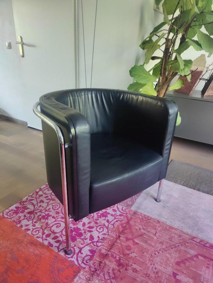 Thonet S3001 Fauteuil zwart leder met chrome., Huis en Inrichting, Fauteuils, Zo goed als nieuw, Leer, 50 tot 75 cm, Minder dan 75 cm