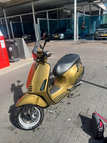 Vespa 50cc custom kleur beschikbaar voor biedingen