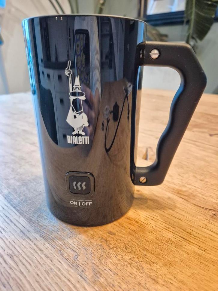 Bialetti Melkopschuimer (zwart), Witgoed en Apparatuur, Melkopschuimers, Gebruikt, Elektrische melkopschuimer, Ophalen of Verzenden