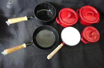  Rood emaille pannensetje voor kinderkeuken beschikbaar voor biedingen