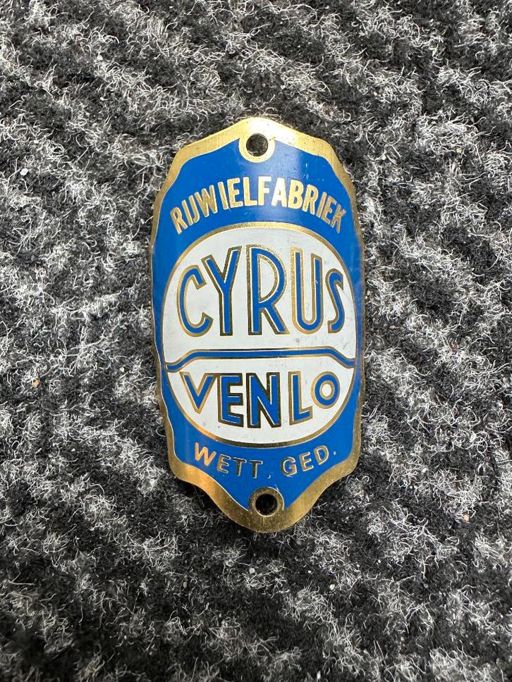 Balhoofdplaatje Cyrus Venlo rijwiel balhoofd plaatje., Verzamelen, Merken en Reclamevoorwerpen, Gebruikt, Gebruiksvoorwerp, Ophalen of Verzenden