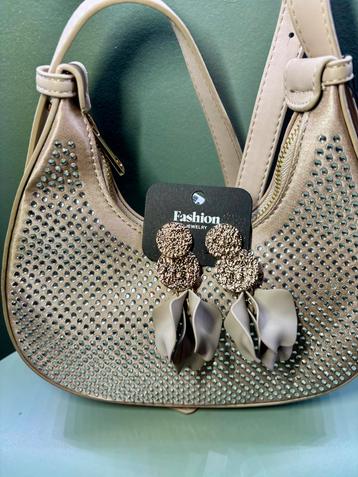 Nieuw! Set: PU steass / bling tasje + oorbellen / beige beschikbaar voor biedingen