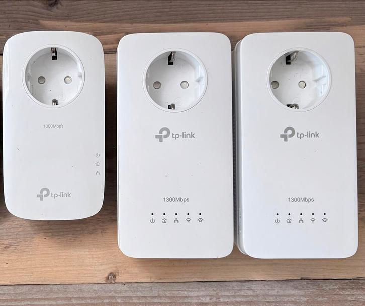TP-Link Powerline Adapter + 2x Wi-Fi Extender, Computers en Software, WiFi-versterkers, Zo goed als nieuw, Ophalen of Verzenden