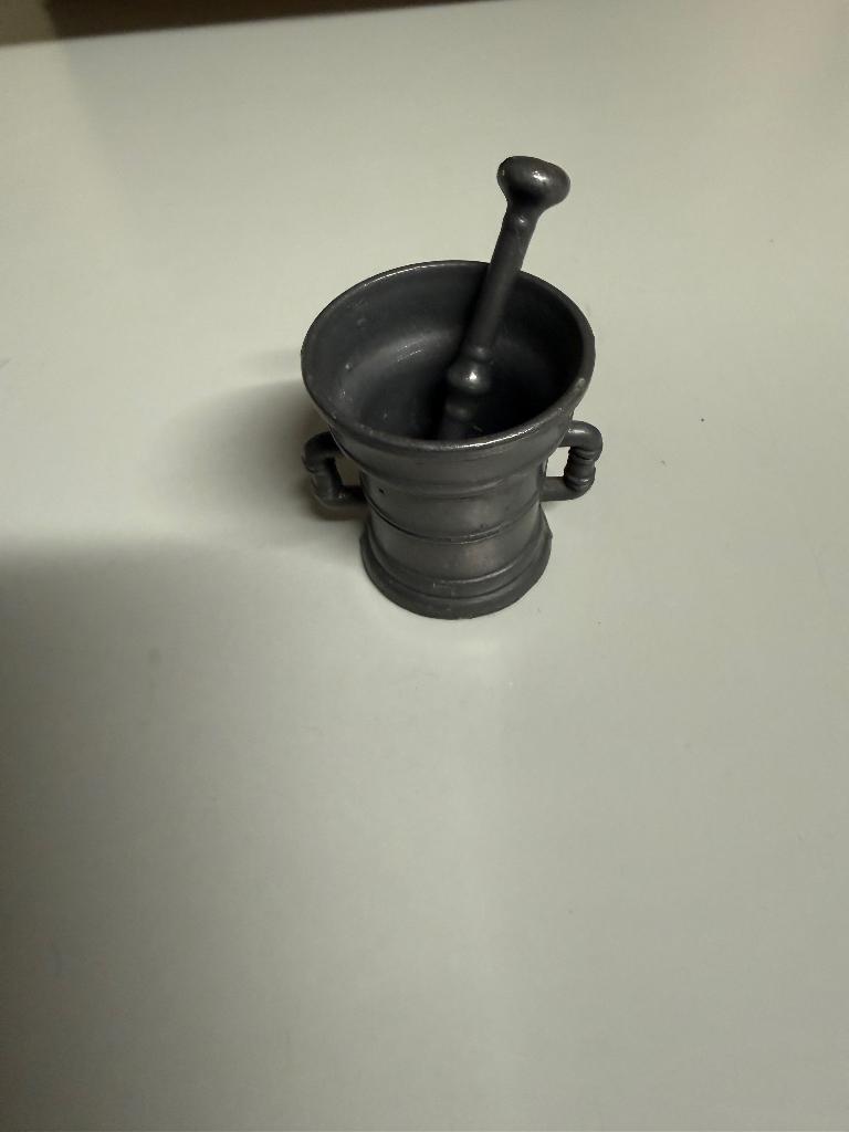 Tinnen mortier met stamper (hoogte ca 5 cm), Ophalen