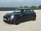 Mini Cooper 1.5 Business 2016 Nieuwe APK, Auto's, Mini, Voorwielaandrijving, Zwart, 4 stoelen, Zwart
