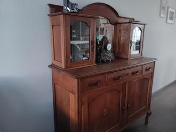 Brocante eiken dressoir met bovenkastjes. beschikbaar voor biedingen