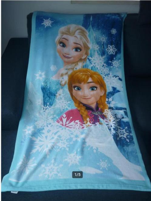 Frozen handdoek / Badlaken Elsa & Anna, Huis en Inrichting, Badkamer | Badtextiel en Accessoires, Zo goed als nieuw, Handdoek
