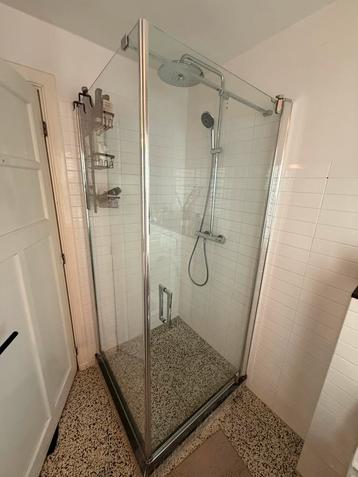 Douche deuren beschikbaar voor biedingen