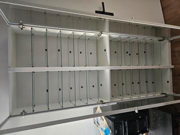 Ikea billy kast met oxberg/högbo vitrinedeur. - afbeelding 2
