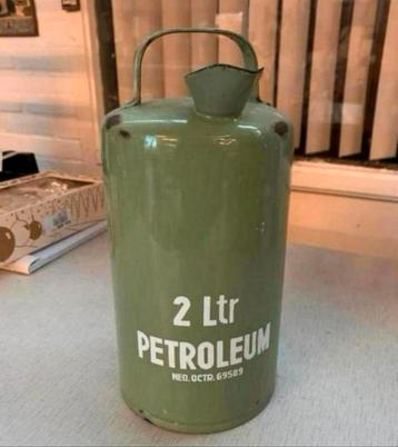 Kan Leuke oude brocante emaille petroleum kan beschikbaar voor biedingen