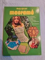 Bezig zijn met Macramé, Boeken, Diverse auteurs, Ophalen of Verzenden, Zo goed als nieuw, Overige onderwerpen