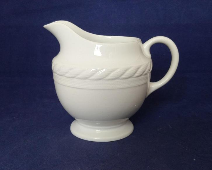 Wedgwood Ralph Lauren - melkkannetje Clearwater, Huis en Inrichting, Keuken | Servies, Zo goed als nieuw, Overige typen, Wedgwood