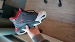 Jordan 4 max aura, Contacten en Berichten