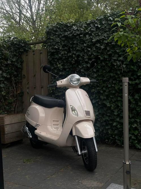 Santini Capri ( Brom 45 KM/H), Fietsen en Brommers, Scooters | Overige merken, Gebruikt, Maximaal 45 km/u, Benzine, Ophalen