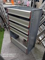 Wurth kast inrichting voor bedrijfsbussen, Ophalen