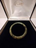 Oude nefriet jade bangle armband, Sieraden, Tassen en Uiterlijk, Antieke sieraden, Ophalen of Verzenden, Overige materialen, Armband