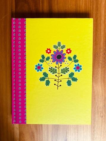 Nieuw notitieboek met harde kaft, A5 van de Hema. Roze-geel. beschikbaar voor biedingen