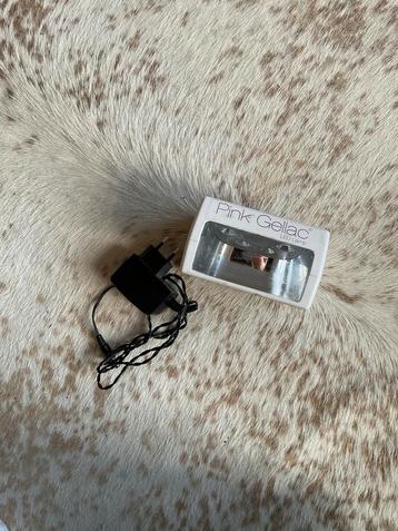 Pink Gellac LED Lamp - Handverzorging beschikbaar voor biedingen