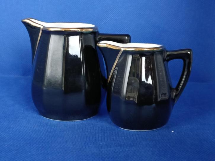 Apilco France - zwartbruin met gouden bistro melkkannetjes, Antiek en Kunst, Antiek | Servies los, Ophalen of Verzenden