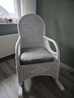 Schommelstoel babykamer, Huis en Inrichting, Stoelen, Ophalen, Zo goed als nieuw, Wit, Riet of Rotan