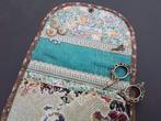 Naalden mapje Vintage naai etui., Hobby en Vrije tijd, Borduren en Borduurmachines, Ophalen of Verzenden, Nieuw, Borduurpakket