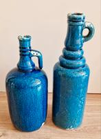 Twee blauwe kruiken van BRYNXZ, Blauw, Aardewerk of Porselein, Ophalen of Verzenden, Zo goed als nieuw