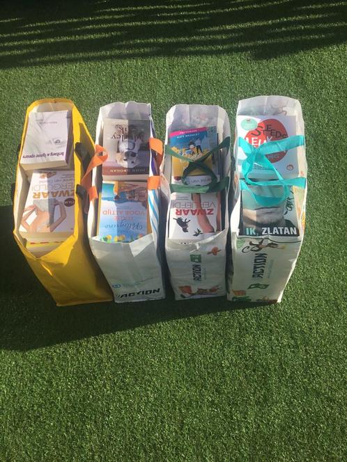 123 boeken (4 tassen vol) in één koop BIEDEN MAAR, Boeken, Overige Boeken, Zo goed als nieuw, Ophalen