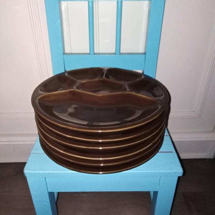 Fondue borden bruin 6 stuks, Huis en Inrichting, Keuken | Servies, Gebruikt, Bord(en), Overige stijlen, Aardewerk, Ophalen