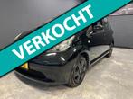 Toyota Aygo 1.0-12V + NL Lage KM Black magic Edition NAP NW, Voorwielaandrijving, Gebruikt, 4 stoelen, Origineel Nederlands