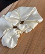 Dior haarelastiek, Sieraden, Tassen en Uiterlijk, Uiterlijk | Haarverzorging, Ophalen of Verzenden, Zo goed als nieuw