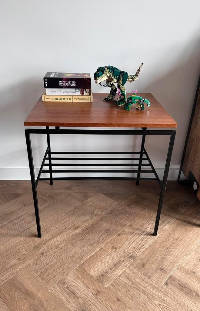 Vintage Teak/IJzer ‘Pastoe’ stijl, Huis en Inrichting, Tafels | Bijzettafels, Zo goed als nieuw, Rechthoekig, 60 cm of meer, 55 tot 75 cm