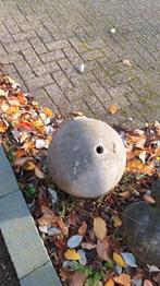 Betonnen bol met gat voor vijver/fontein, Tuin en Terras, Tuinbeelden, Ophalen of Verzenden, Gebruikt